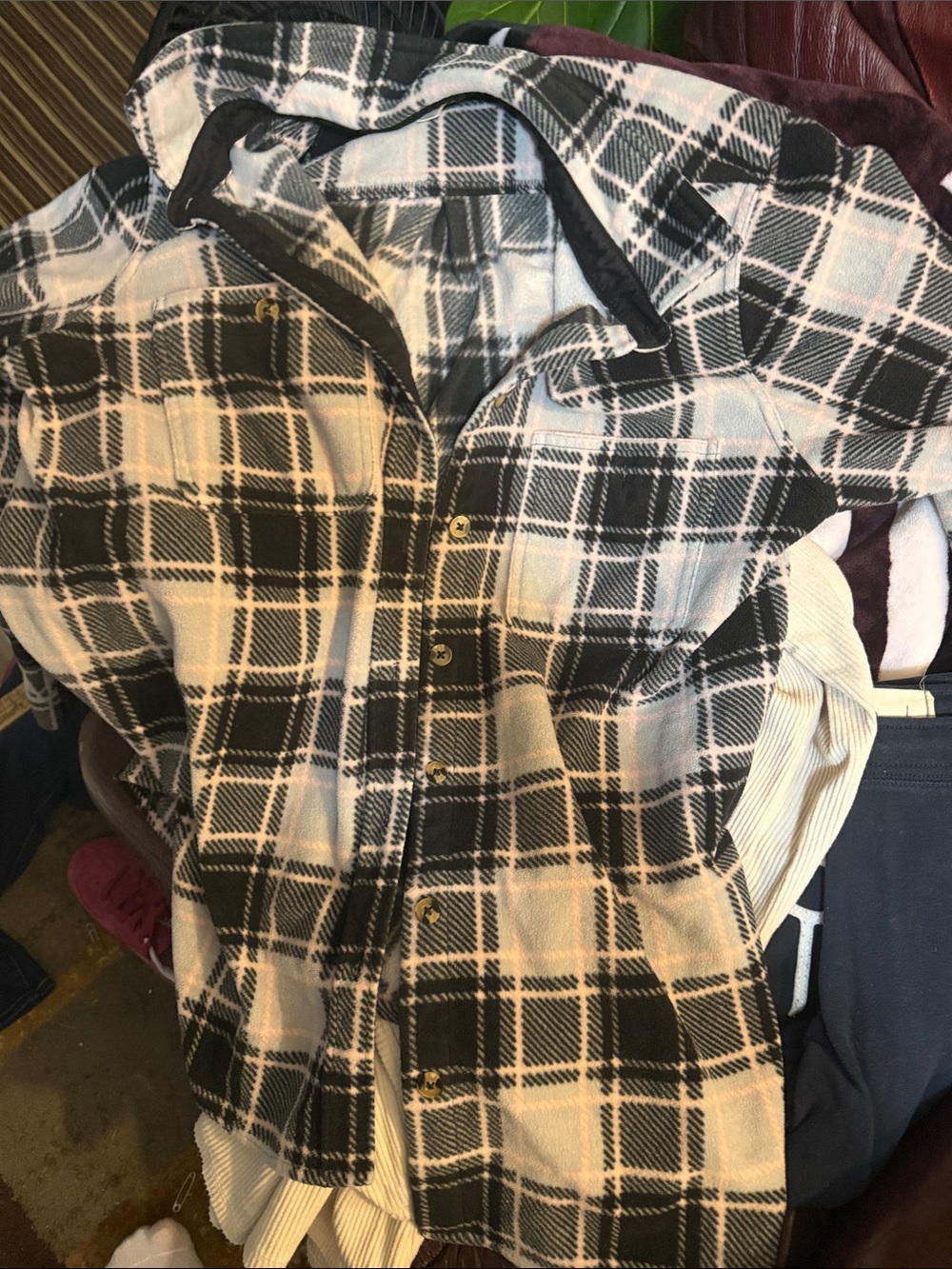Pink and black flannel shaket ?